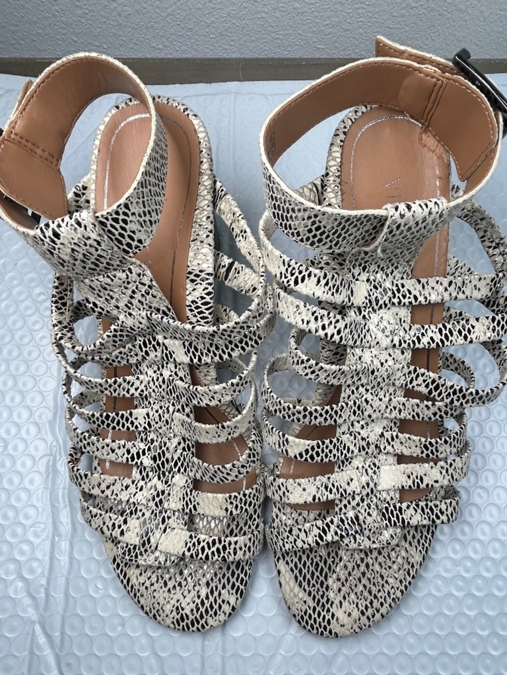 Vionic Sami Caged Gladiator Sandals Block Heel Ankle Strap Snake Print Size 8